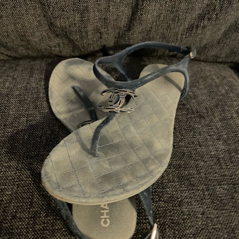 Blue suede Chanel thong sandals- good condition! - Picture 6 of 6